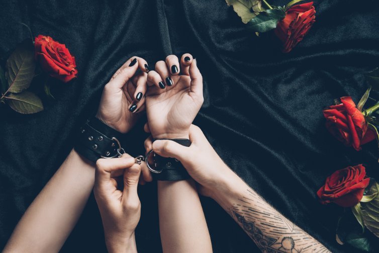 Kaufmich-BDSM-englische-Erziehung-Rosen-Sex-Glossar
