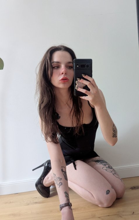 Cara Lorelei Selfie Kaufmich Escort of the Month.jpg