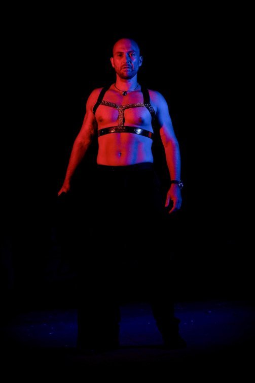 kaufmich-escort-adventskalender-2025-interview-elias-goldmund